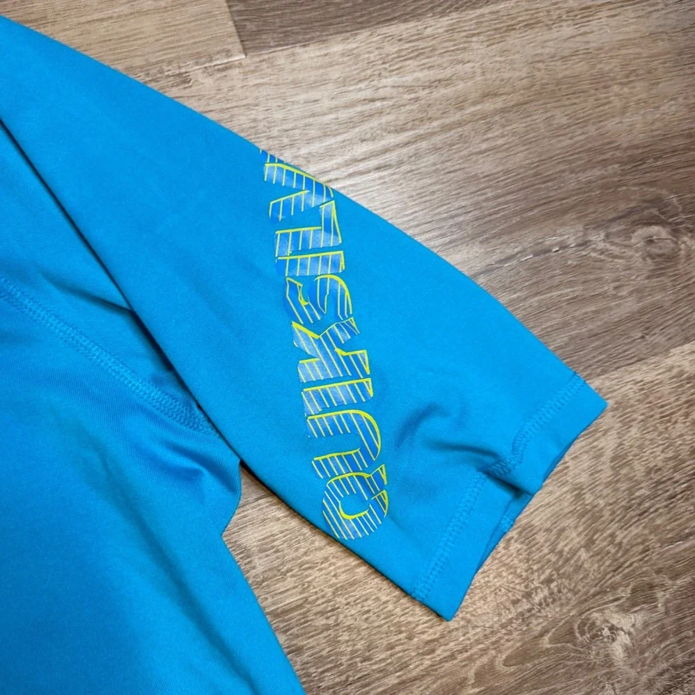 Quiksilver Mens Rash Guard Short Sleeve Blue Graphic Logo Swim Shirt Large